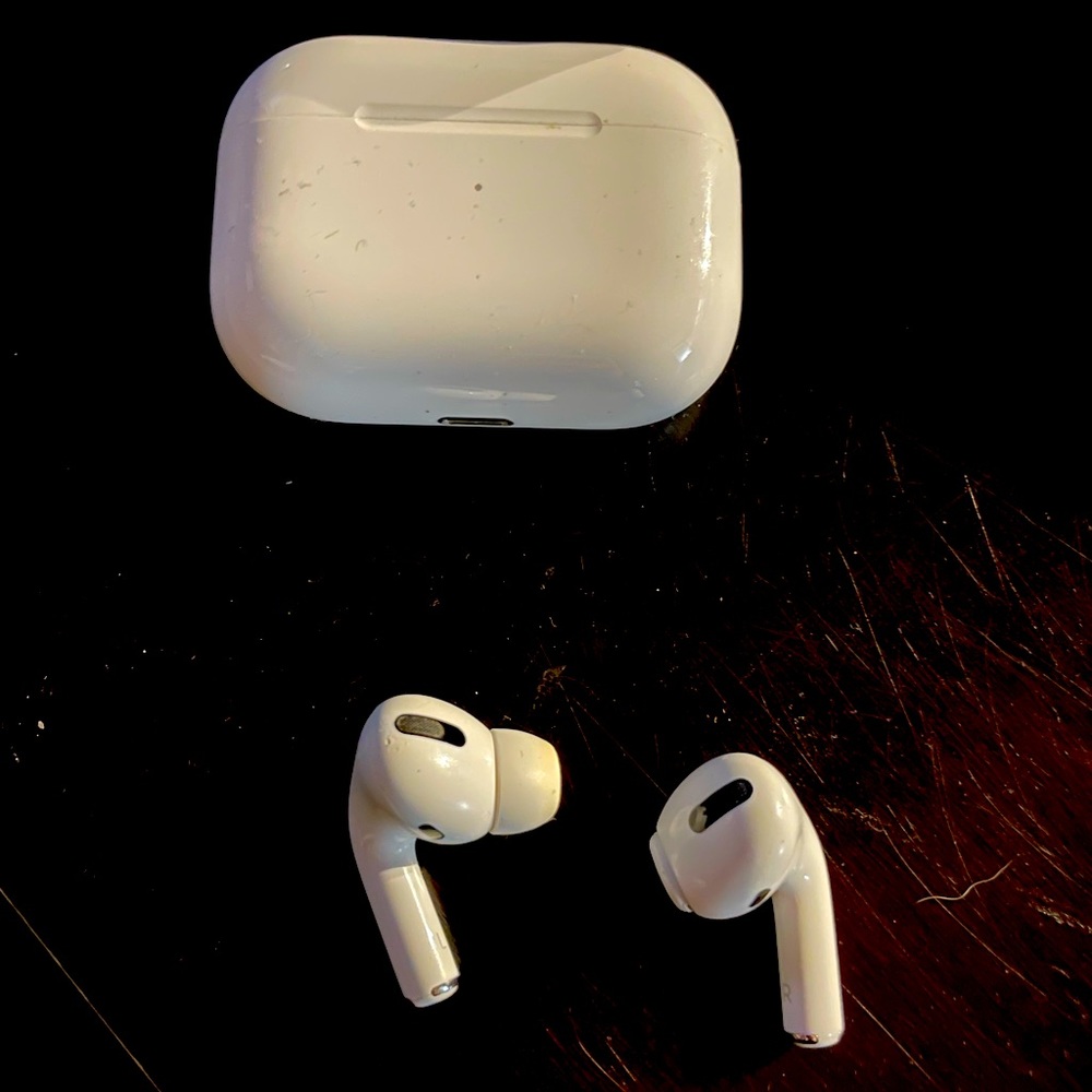 AirPod Pro Model A2084- used